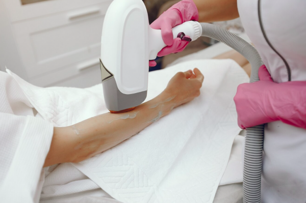 The Ultimate Guide to Smooth Skin: Key Factors When Looking for Laser Hair Removal